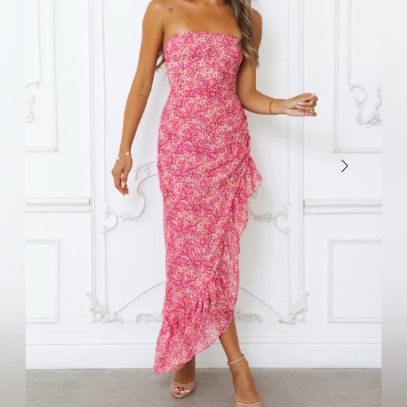 Hello Molly Dresses & Skirts - NWT Hello Molly Strapless Pink Floral Dress